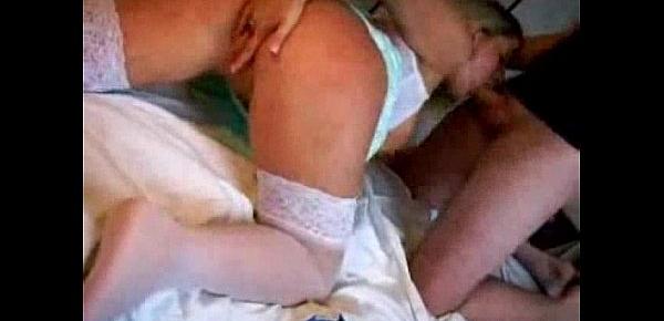 trendsSmoking hot blonde has her pussy stretched